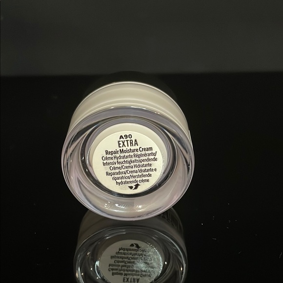 Bobby Brown Extra Repair Moisture Cream - Picture 3 of 3